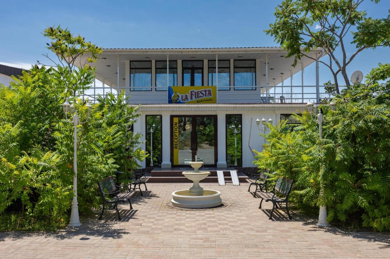 La Dolce Vita Resort Kapchagay Exterior photo